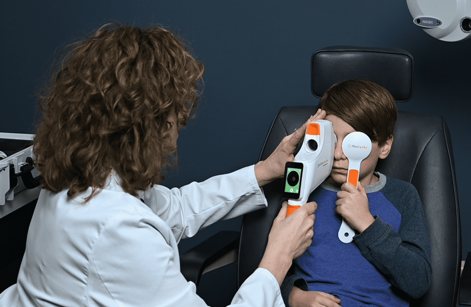 Handheld Autorefractor: QuickSee Free from PlenOptika